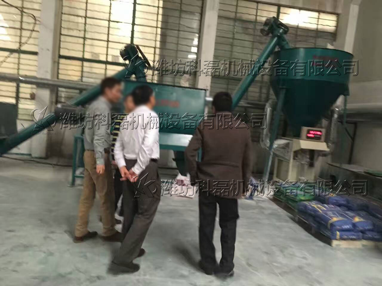 山東東營客戶膩子粉生產(chǎn)線實拍 第2張 山東東營客戶膩子粉生產(chǎn)線實拍 第2張